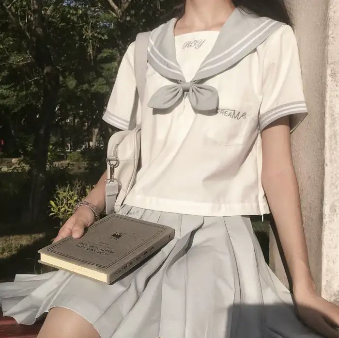 阳光下游